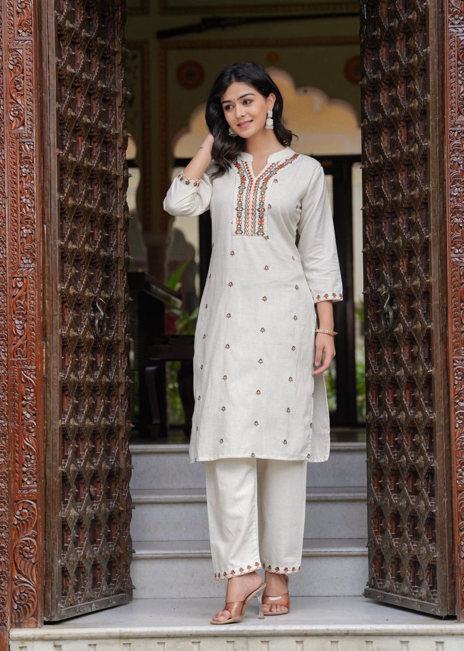 Aangan – Embroidered Cotton Suit Set with Printed Dupatta